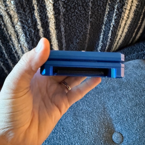 SOLD Game boy Advance SP - Picture 2 of 4